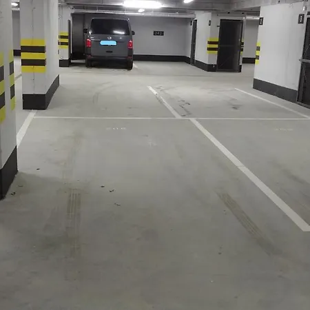 Old Town Mirror - Garage Lägenhet *