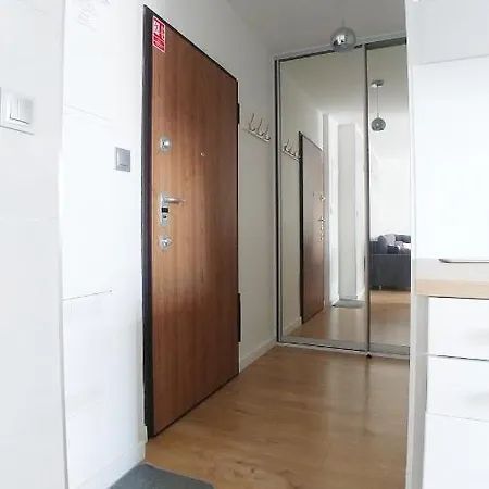 Old Town Mirror - Garage Danzica