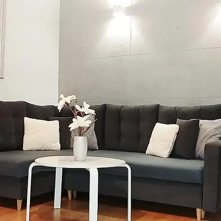 Old Town Mirror - Garage Lägenhet *