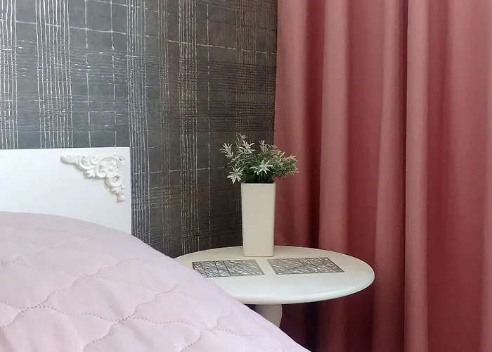 Old Town Mirror - Garage Apartman Gdańsk