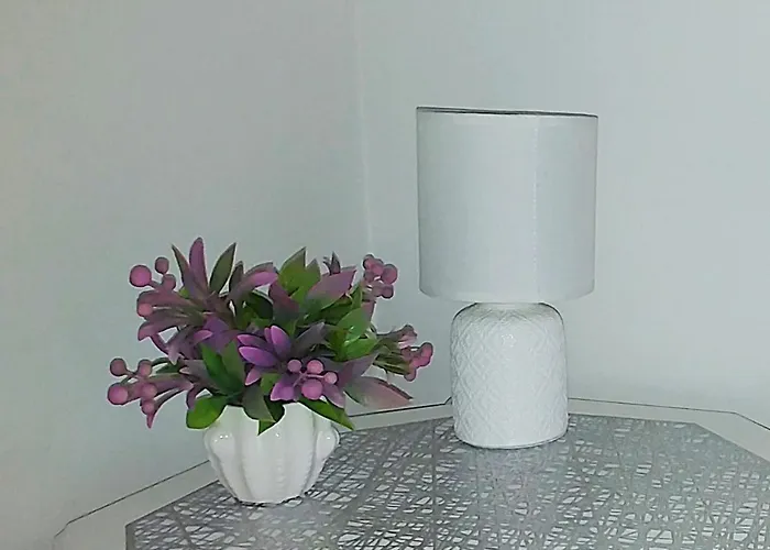 Old Town Mirror - Garage Daire Gdansk